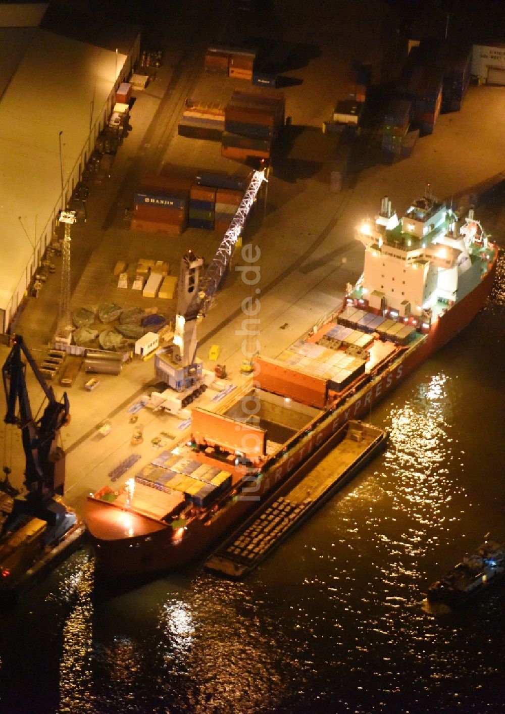 Hamburg bei Nacht von oben - Nacht- Lichter am Containerschiff am Terminal Steinwerder am Ufer der Norderelbe im Hafen im Hafen in Hamburg