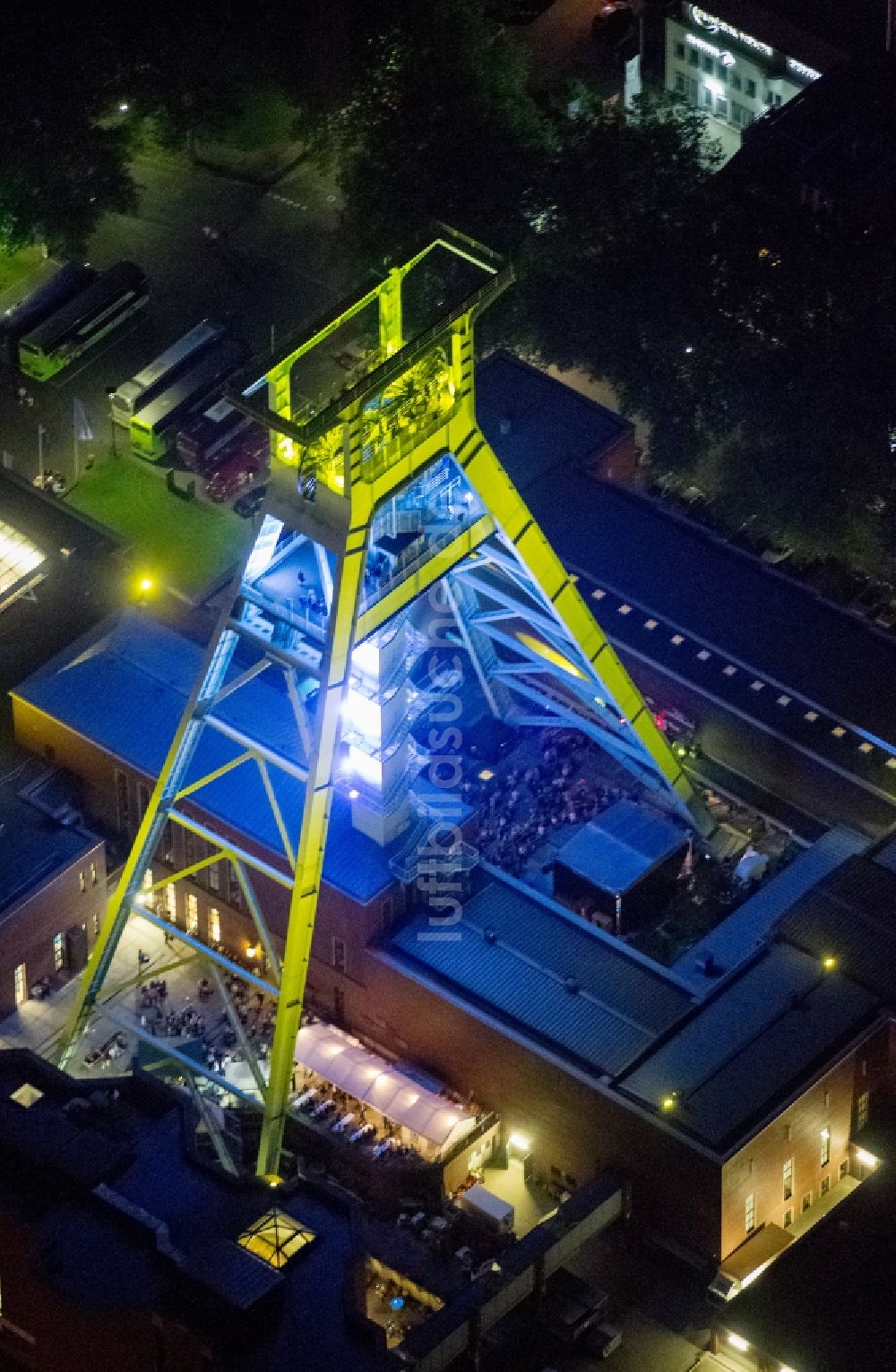 Nacht-Luftaufnahme Bochum - Nacht- Luftbild vom Deutschen Bergbau-Museum in Bochum in der Nacht der Industriekultur im Rahmen der Aktion Extraschicht 2012