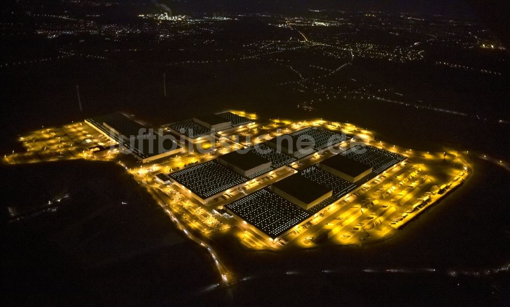 Dortmund bei Nacht aus der Vogelperspektive: Nacht- Luftbild der Europazentrale Logistikzentrum IKEA in Dortmund im Bundesland Nordrhein-Westfalen