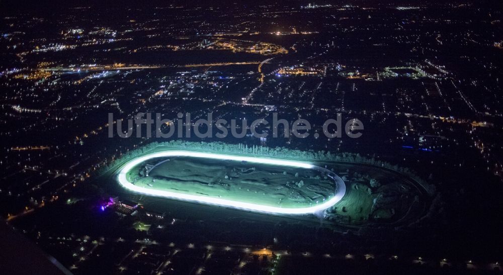 Nacht-Luftaufnahme Dortmund - Nacht- Luftbild Galopprennbahn Wambel mit Golfanalage im Innenbereich in Dortmund im Bundesland Nordrhein-Westfalen