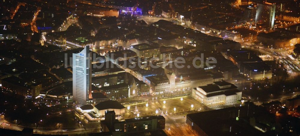 Nacht-Luftaufnahme Leipzig - Nacht- Stadtansicht der Innenstadt der sächsischen Großstadt mit dem Altstadt - Zentrum von Leipzig im Bundesland Sachsen