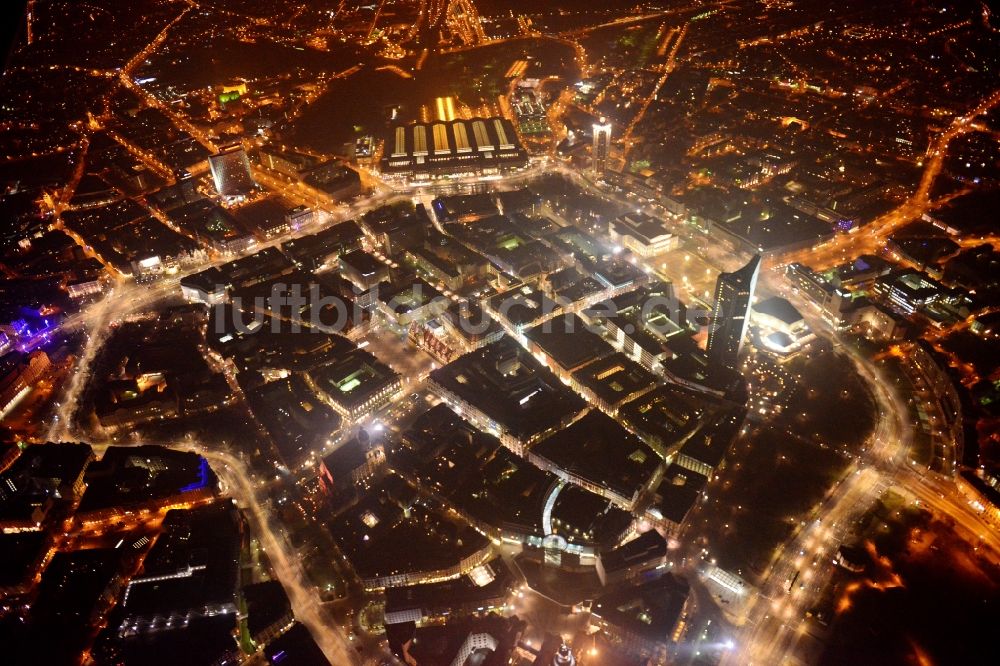 Leipzig bei Nacht von oben - Nacht- Stadtansicht der Innenstadt der sächsischen Großstadt mit dem Altstadt - Zentrum von Leipzig im Bundesland Sachsen