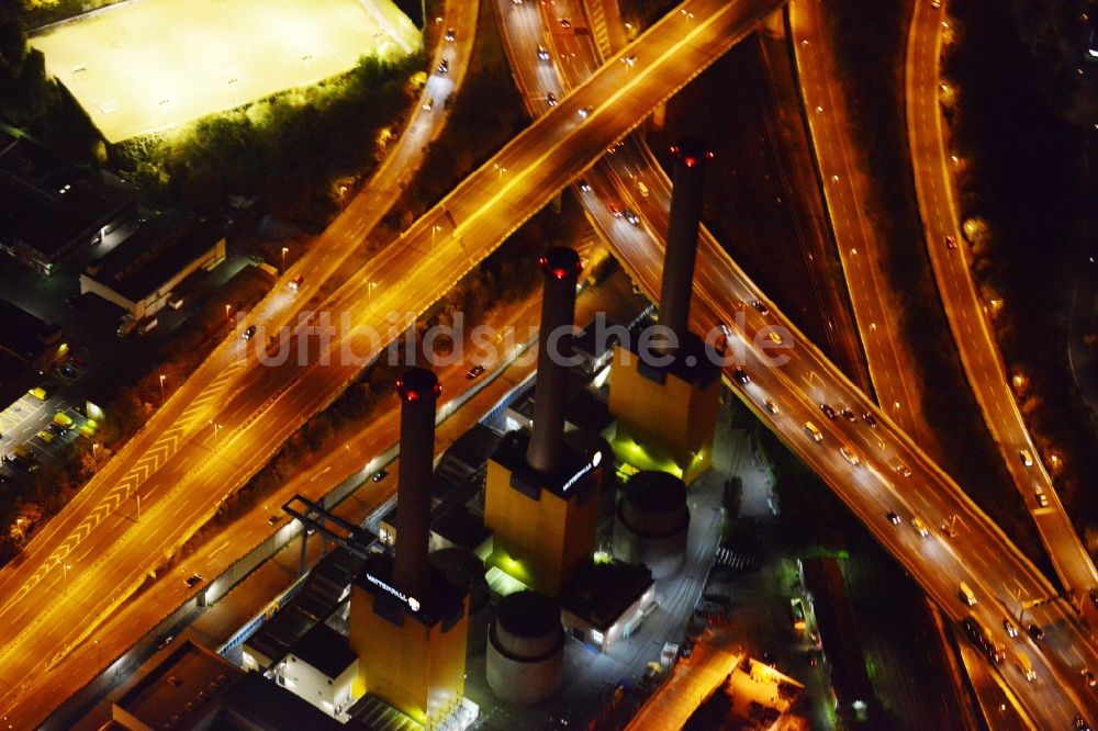 Berlin-Wilmersdor bei Nacht von oben - Nacht- Stimmung am Heizkraftwerk an der Forckenbeckstraße im Bezirk Charlottenburg-Wilmersdorf