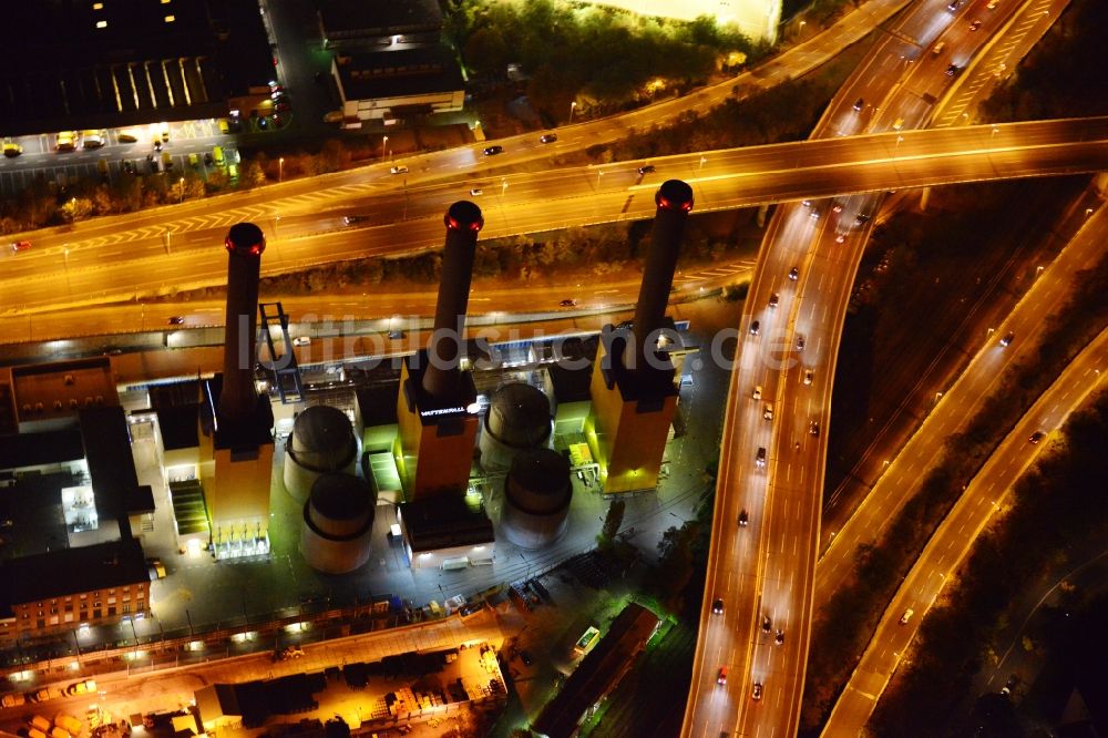 Berlin-Wilmersdor bei Nacht aus der Vogelperspektive: Nacht- Stimmung am Heizkraftwerk an der Forckenbeckstraße im Bezirk Charlottenburg-Wilmersdorf