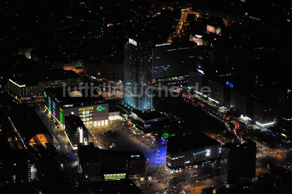 Berlin bei Nacht aus der Vogelperspektive: Nachtaufnahme Alexanderplatz Festival of Lights 2010