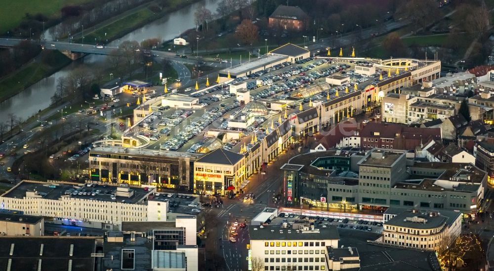 Nacht-Luftaufnahme Hamm - Nachtaufnahme vom Areal des Allee Center s der ECE an der Innenstadt in Hamm in Nordrhein-Westfalen