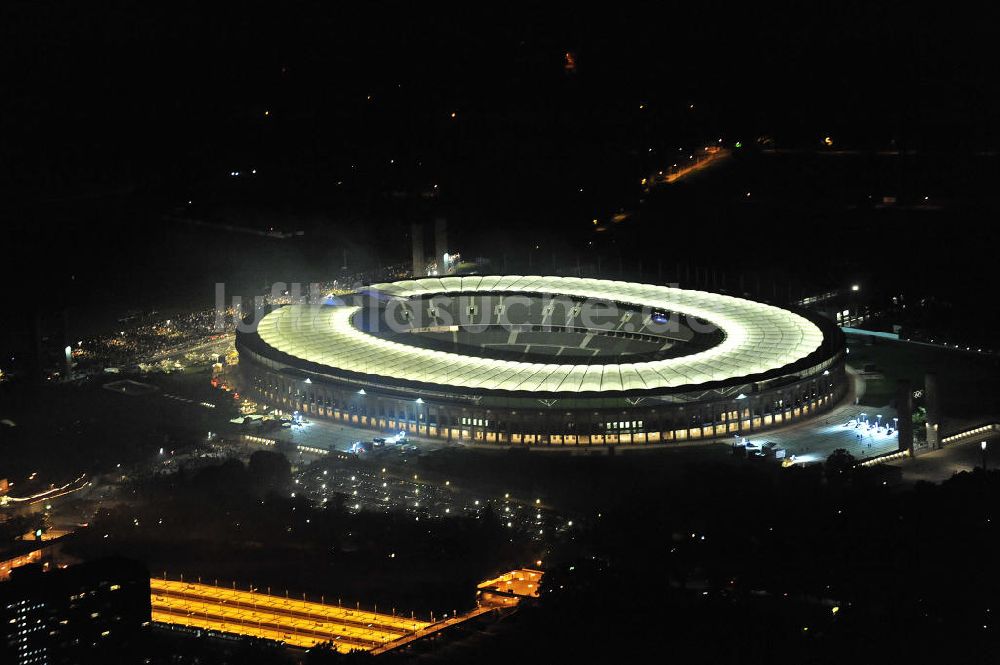 Nacht-Luftaufnahme Berlin - Nachtaufnahme Berliner Olympiastadion