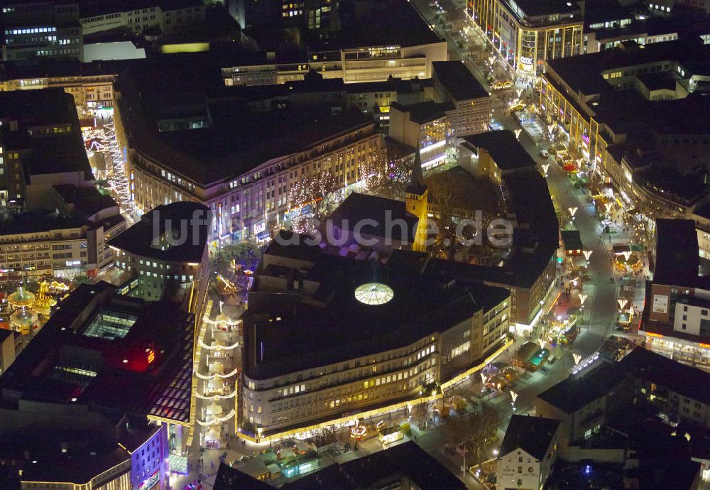 Nachtluftbild Bochum - Nachtaufnahme Bochumer Innenstadt / Weihnachtsstimmung am Richard-Baltz-Haus