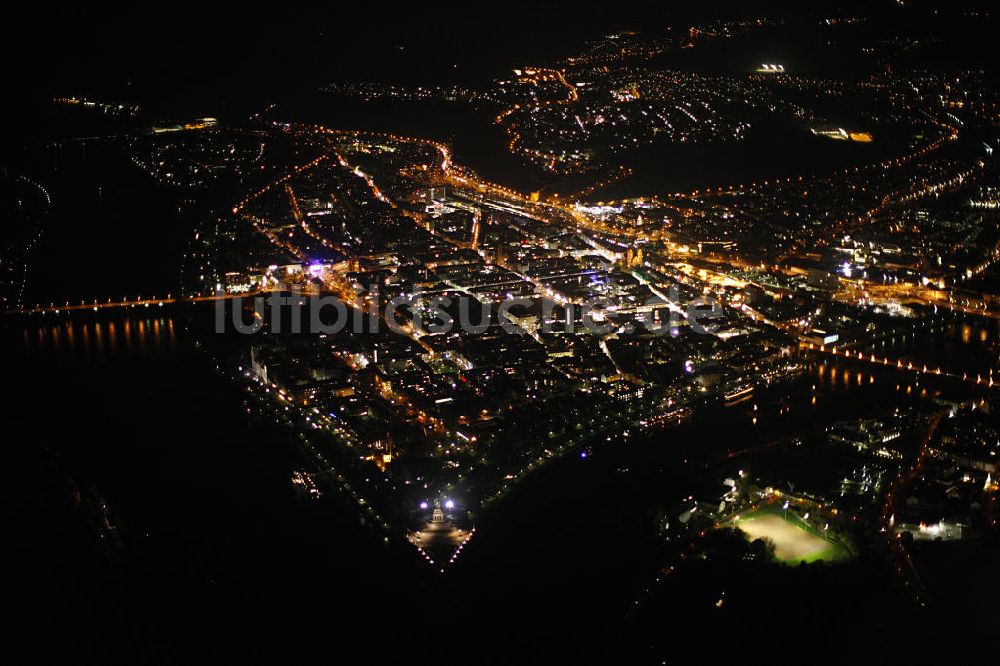 Koblenz bei Nacht von oben - Nachtaufnahme des Deutschen Ecks in Koblenz