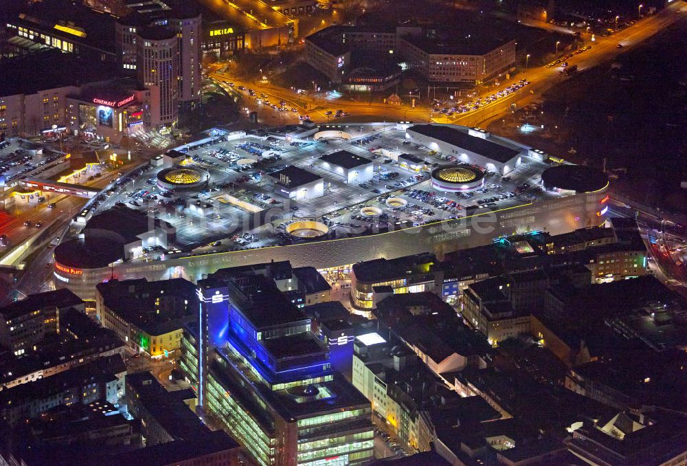 Nacht-Luftaufnahme Essen - Nachtaufnahme Einkaufszentrum Limbecker Platz der ECE in Essen