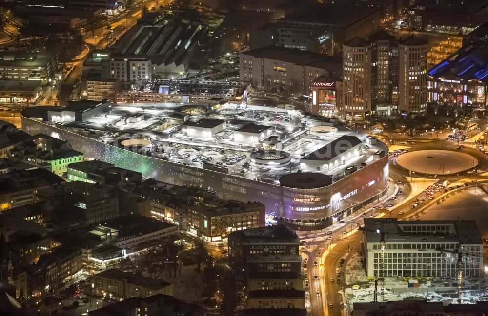 Nachtluftbild Essen - Nachtaufnahme Einkaufszentrum Limbecker Platz der ECE in Essen im Bundesland Nordrhein-Westfalen