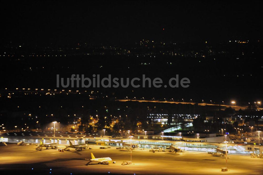 Nacht-Luftaufnahme Schönefeld - Nachtaufnahme Flughafen Berlin- Schönefeld