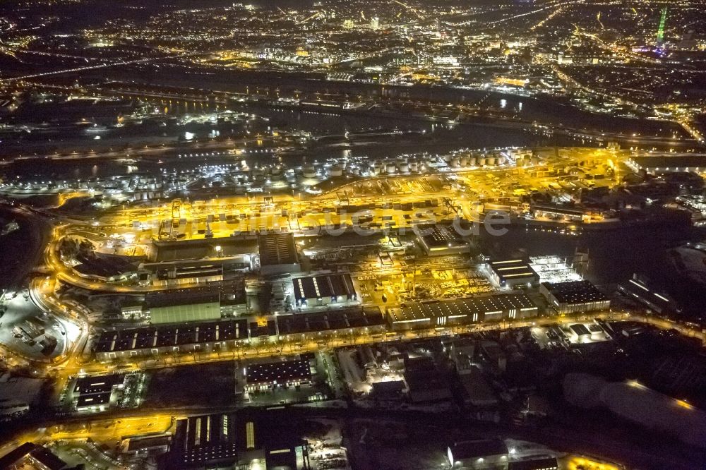 Duisburg bei Nacht aus der Vogelperspektive: Nachtaufnahme vom Gelände des Ruhrhafen Duisport / Duisburger Hafen in Duisburg im Bundesland Nordrhein-Westfalen