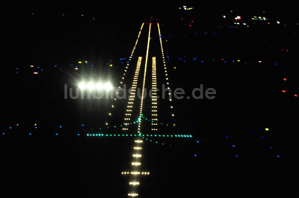 Nacht-Luftaufnahme Schönefeld - Nachtaufnahme / Night Shot Airport Berlin-Schönefeld