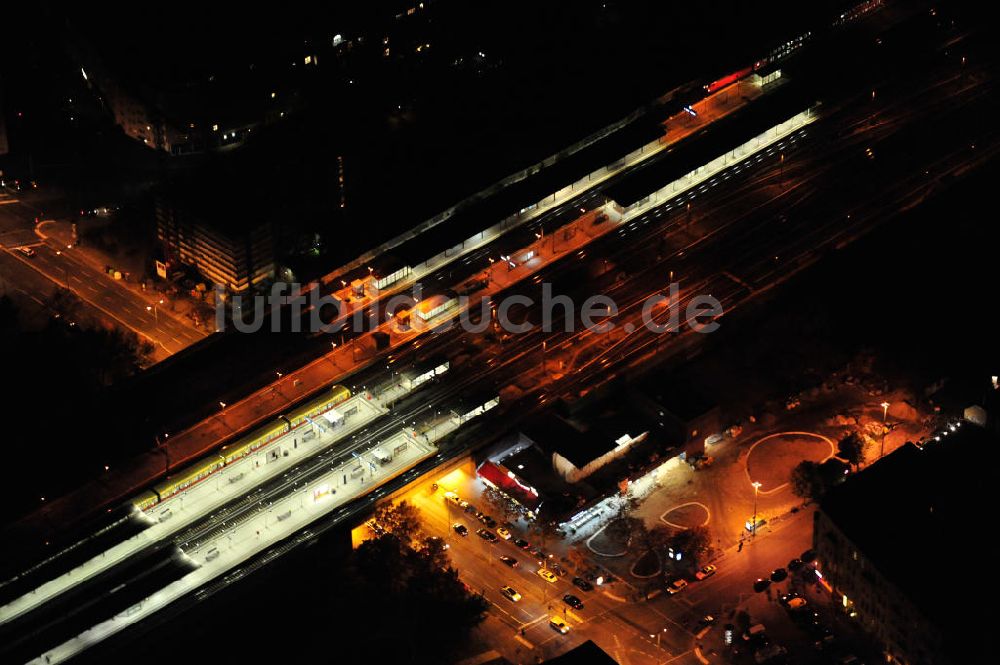 Berlin bei Nacht von oben - Nachtaufnahme / Night Shot Bahnhof Berlin-Charlottenburg