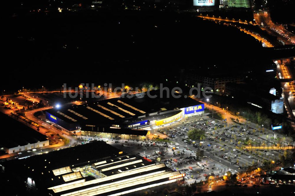 Nacht-Luftaufnahme Berlin - Nachtaufnahme / Night shot Ikea Berlin-Tempelhof