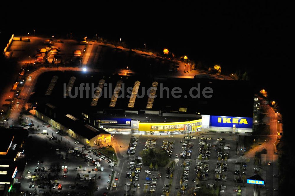 Nachtluftbild Berlin - Nachtaufnahme / Night shot Ikea Berlin-Tempelhof