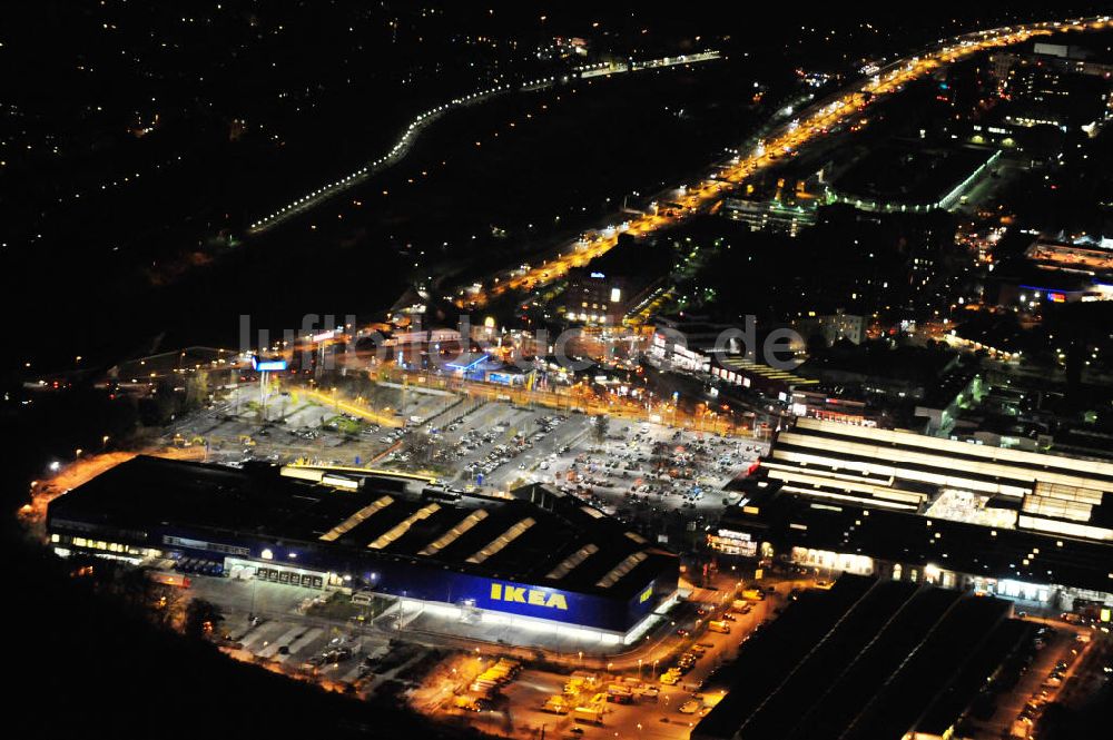 Nachtluftbild Berlin - Nachtaufnahme / Night shot Ikea Berlin-Tempelhof