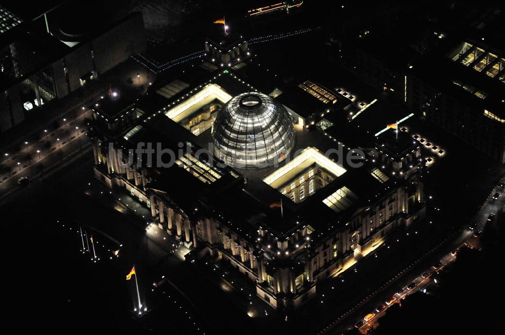 Nachtluftbild Berlin - Nachtaufnahme / Night Shot Reichstag Berlin