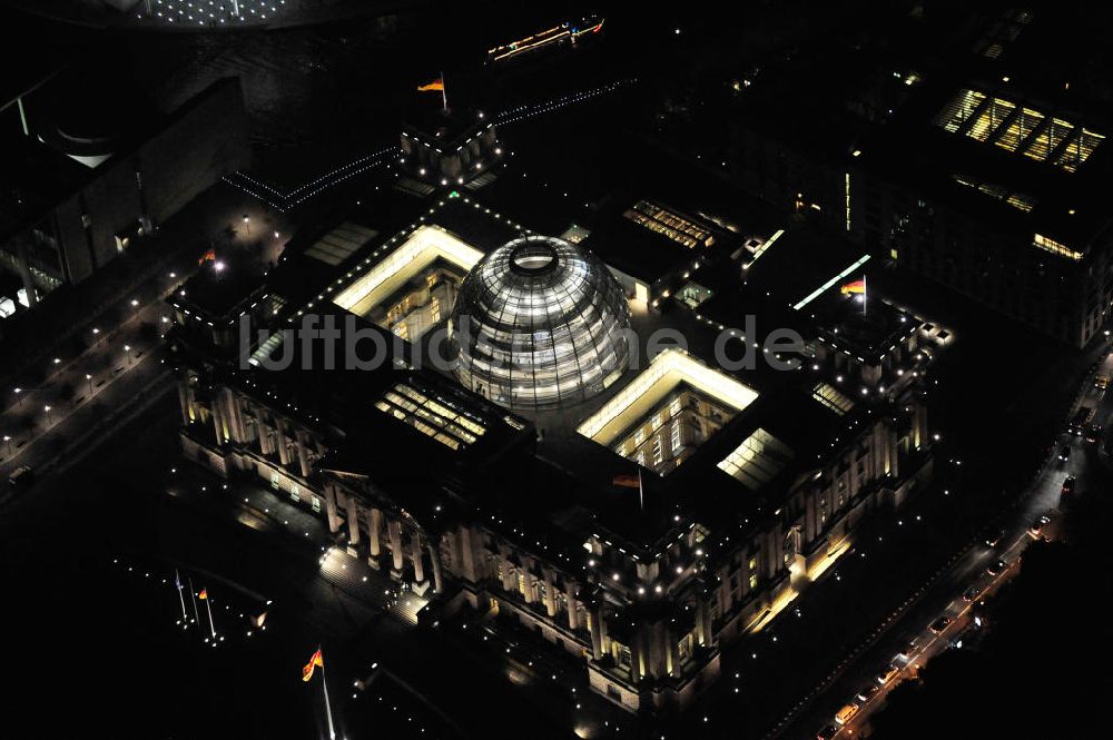 Nacht-Luftaufnahme Berlin - Nachtaufnahme / Night Shot Reichstag Berlin