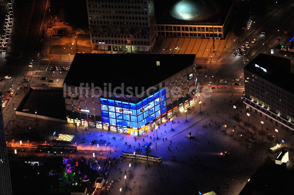 Nacht-Luftaufnahme Berlin - Nachtaufnahme / Night Shot Saturn Berlin-Alexanderplatz