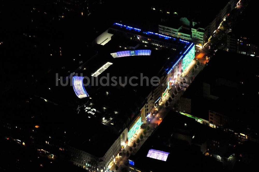 Berlin bei Nacht aus der Vogelperspektive: Nachtaufnahme / Night Shot Wilmersdorfer Arcaden Berlin