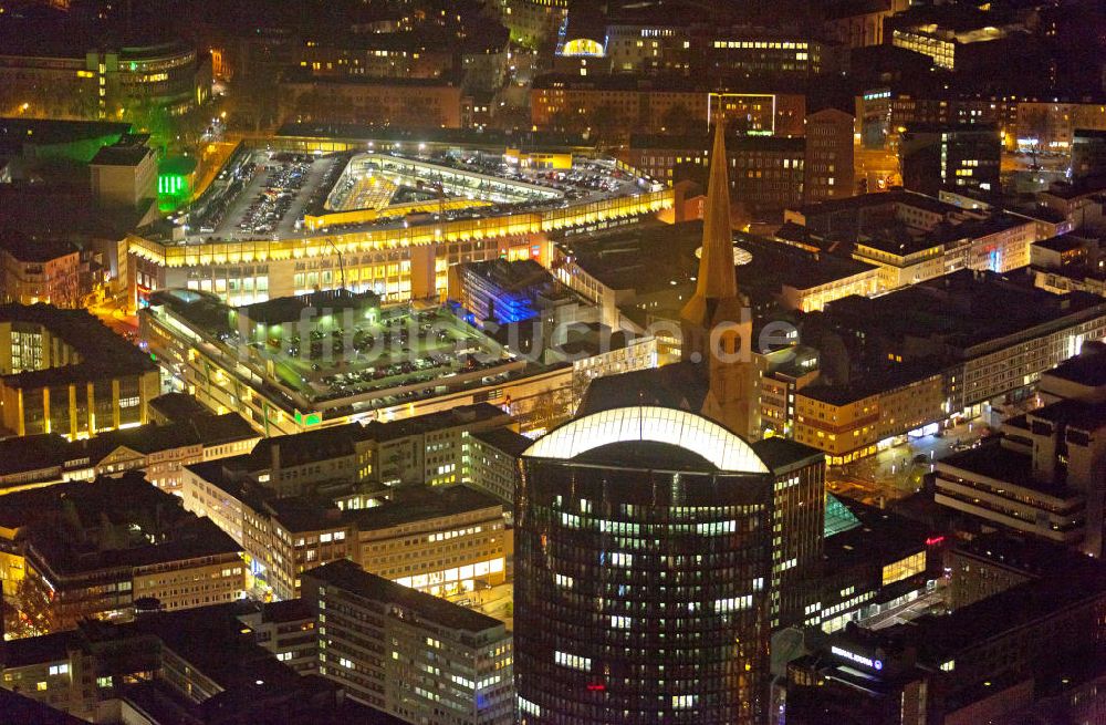 Nacht-Luftaufnahme Dortmund - Nachtaufnahme Reinoldikirche mit Weihnachtsmarkt in der Dortmunder Innenstadt