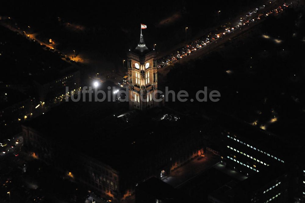 Nachtluftbild Berlin - Nachtaufnahme Rotes Rathaus Berlin