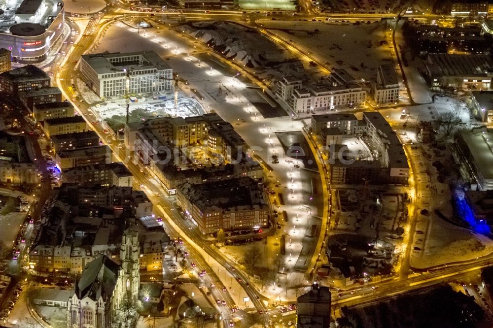 Nacht-Luftaufnahme Essen - Nachtaufnahme Stadtteilansicht des Areales am Berliner Platz / Grüne Mitte Essen im Bundesland Nordrhein-Westfalen