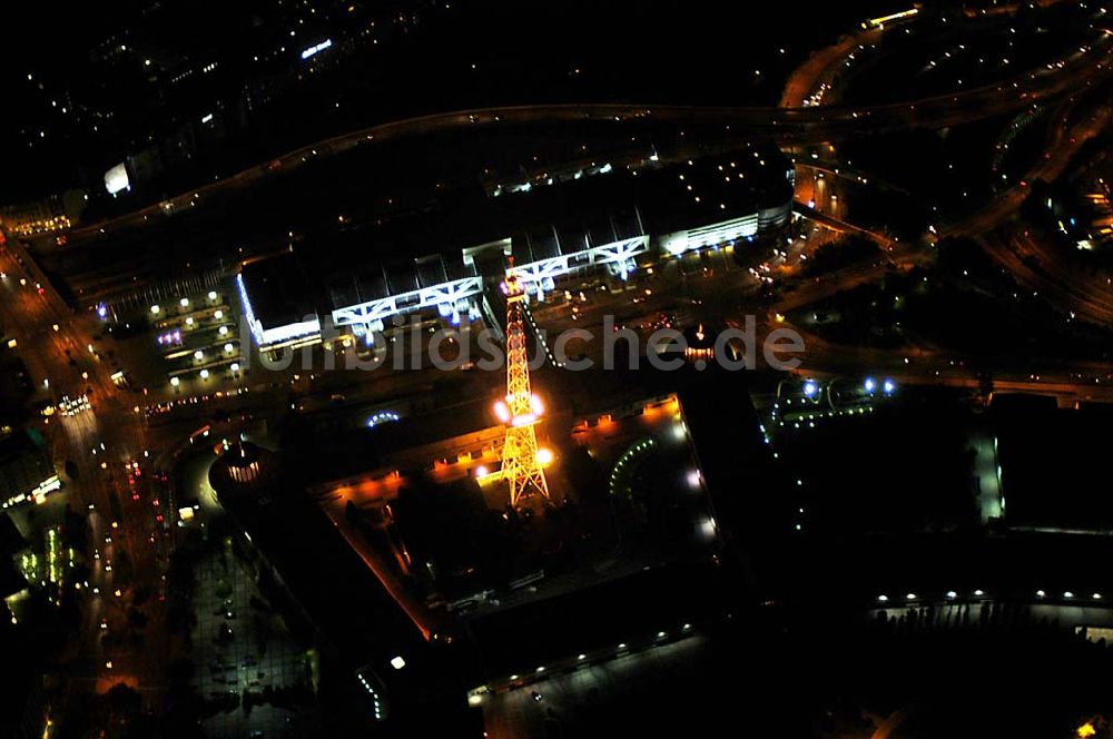 Berlin bei Nacht von oben - Nachtflug über den Berliner Funkturm