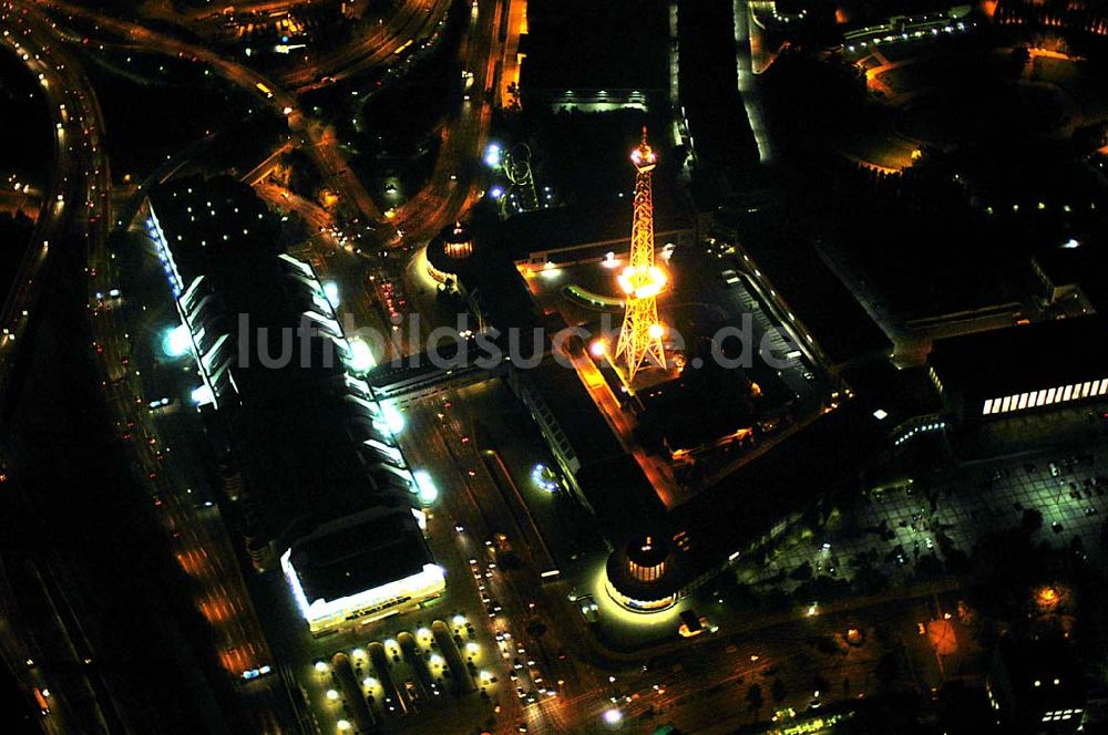 Berlin bei Nacht von oben - Nachtflug über den Berliner Funkturm