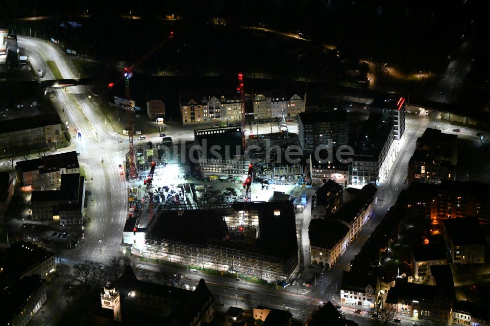 Nacht-Luftaufnahme Jena - Nachtluftbild Neubau des Campus Inselplatz am Löbdegraben - Steinweg in Jena im Bundesland Thüringen, Deutschland