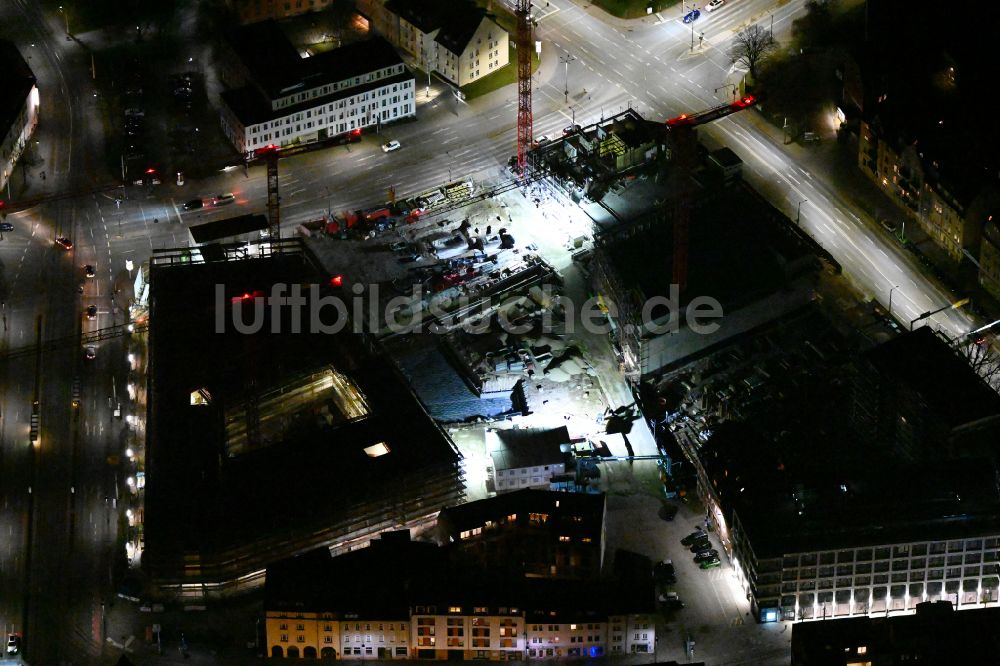 Nachtluftbild Jena - Nachtluftbild Neubau des Campus Inselplatz am Löbdegraben - Steinweg in Jena im Bundesland Thüringen, Deutschland