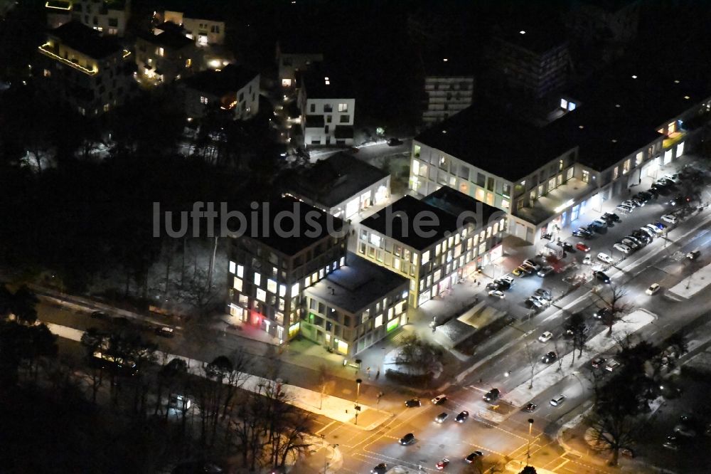 Nachtluftbild Berlin - Nachtluftbild Neubau Wohnanlage Fünf Morgen Dahlem Urban Village der STOFANEL Gruppe in Berlin - Dahlem