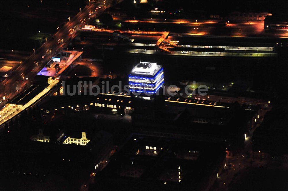 Berlin bei Nacht aus der Vogelperspektive: Oberbaum City Berlin-Friedrichshain bei Nacht / at nigth