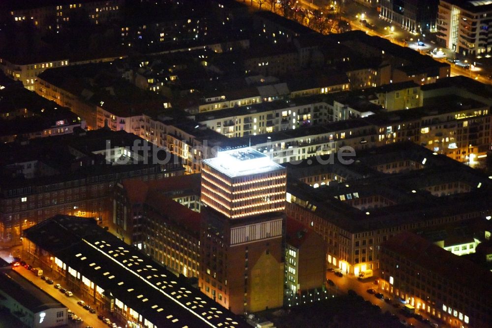 Nachtluftbild Berlin - Nachtluftbild Oberbaum City im Ortsteil Friedrichshain in Berlin