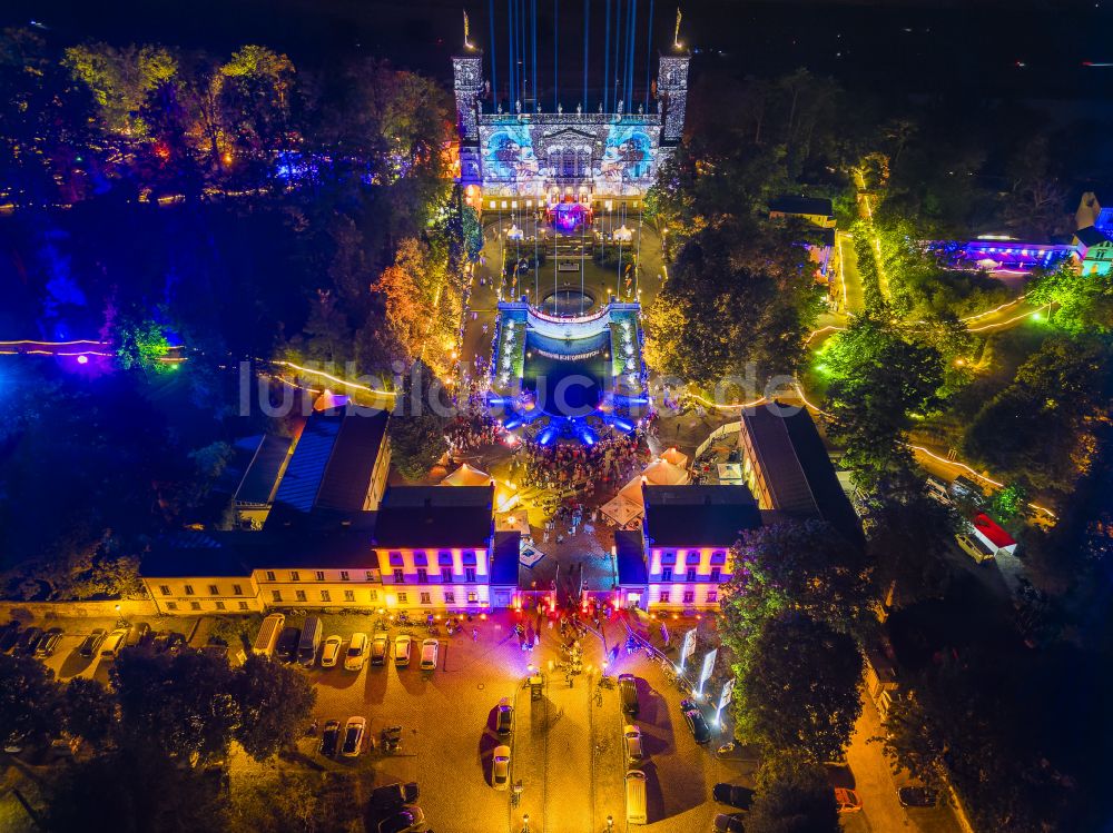 Nachtluftbild Dresden - Nachtluftbild Palais des Schloss Albrechtsberg in Dresden im Bundesland Sachsen, Deutschland