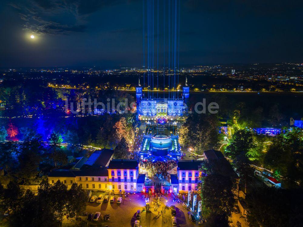 Nacht-Luftaufnahme Dresden - Nachtluftbild Palais des Schloss Albrechtsberg in Dresden im Bundesland Sachsen, Deutschland