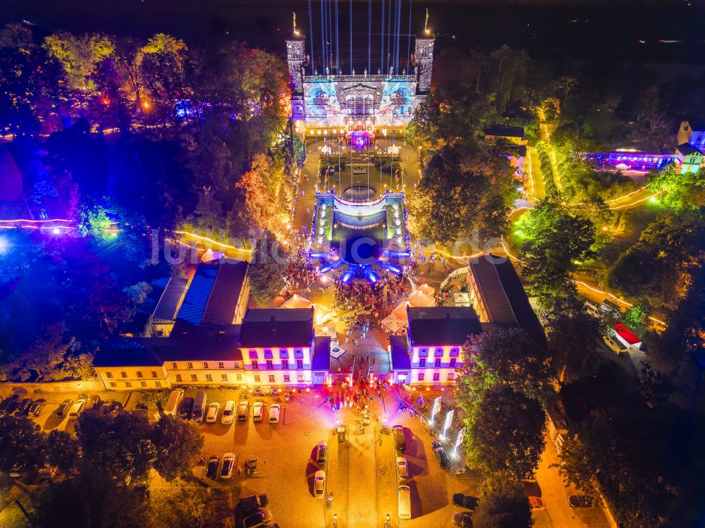 Nachtluftbild Dresden - Nachtluftbild Palais des Schloss Albrechtsberg in Dresden im Bundesland Sachsen, Deutschland