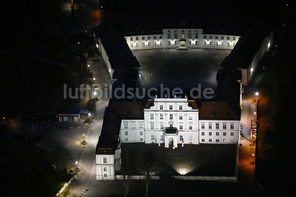 Nachtluftbild Oranienburg - Nachtluftbild Palais des Schloss Oranienburg in Oranienburg im Bundesland Brandenburg, Deutschland