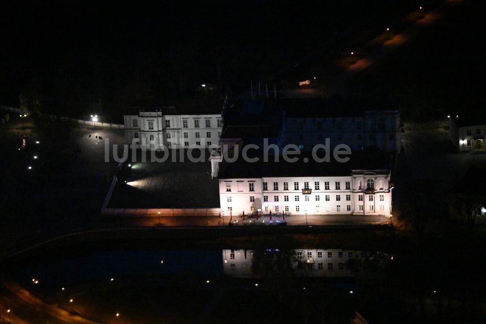 Nachtluftbild Oranienburg - Nachtluftbild Palais des Schloss Oranienburg in Oranienburg im Bundesland Brandenburg, Deutschland