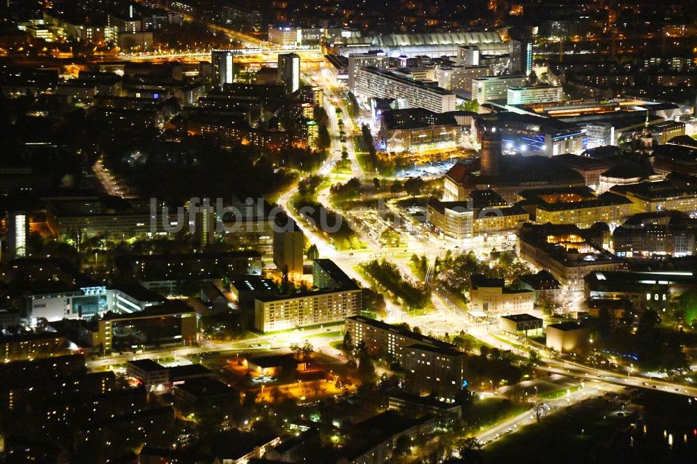 Nacht-Luftaufnahme Dresden - Nachtluftbild Petersburger Straße in Dresden im Bundesland Sachsen, Deutschland