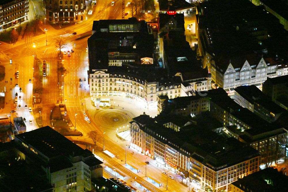 Nachtluftbild München - Nachtluftbild Platz- Ensemble Karlsplatz - Stachus in München im Bundesland Bayern, Deutschland