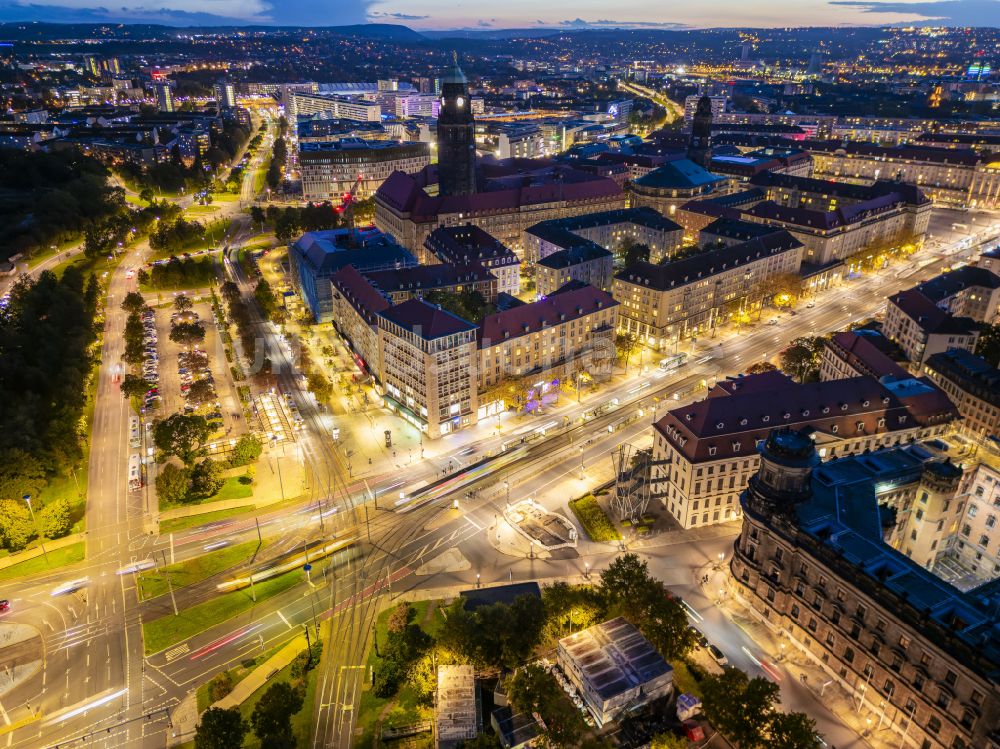 Nachtluftbild Dresden - Nachtluftbild Platz- Ensemble Pirnaischer Platz in Dresden im Bundesland Sachsen, Deutschland