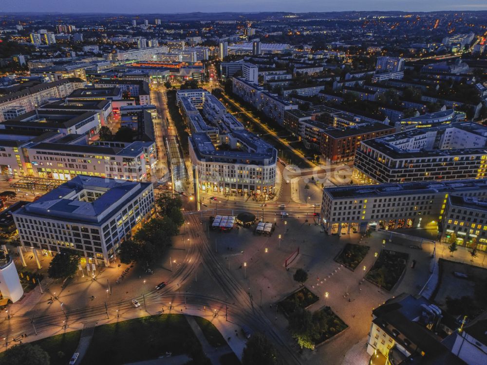 Nachtluftbild Dresden - Nachtluftbild Platz- Ensemble Postplatz in Dresden im Bundesland Sachsen, Deutschland