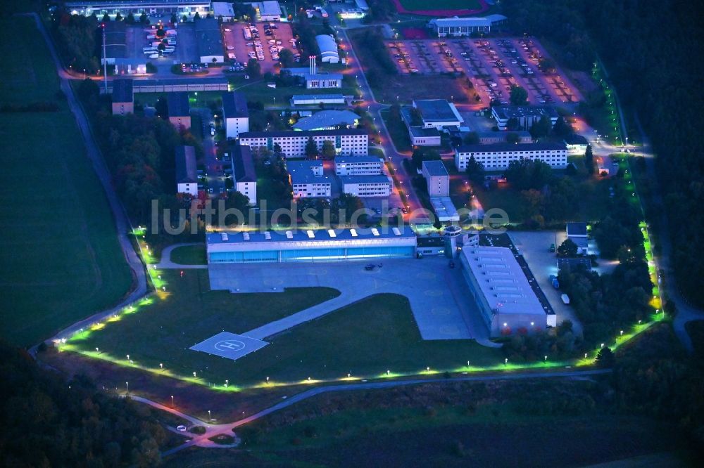 Nachtluftbild Ahrensfelde - Nachtluftbild Polizei- Helikopter- Landeplatz in Ahrensfelde im Bundesland Brandenburg