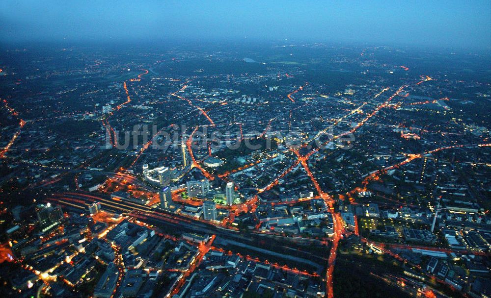 Essen bei Nacht von oben - RWE-Konzernzentrale in Essen bei Nacht