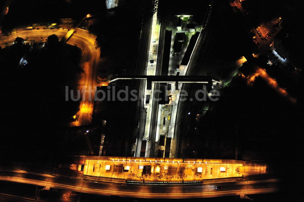 Berlin bei Nacht aus der Vogelperspektive: S-Bahnhof / station Berlin-Ostkreuz bei Nacht / at night