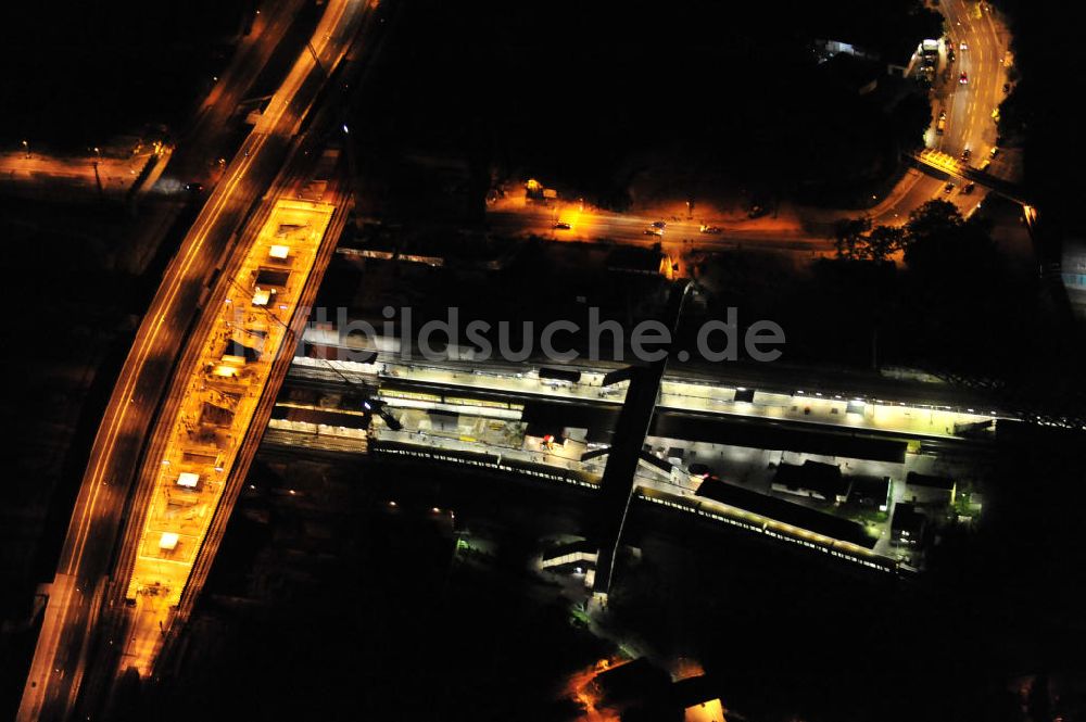 Berlin bei Nacht aus der Vogelperspektive: S-Bahnhof / station Berlin-Ostkreuz bei Nacht / at night