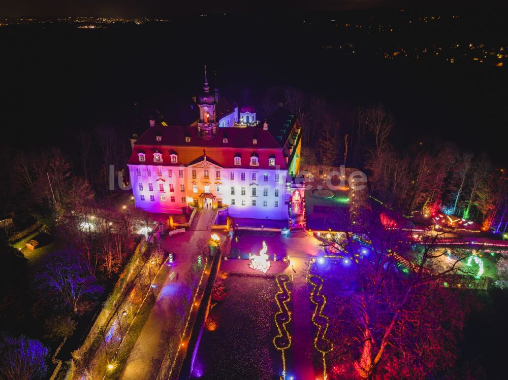 Lichtenwalde bei Nacht von oben - Nachtluftbild Schloss Schloss und Park Lichtenwalde in Lichtenwalde im Bundesland Sachsen, Deutschland